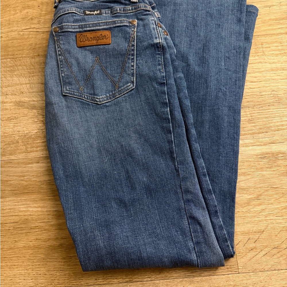 Wrangler Women's Classic Indigo Straight Leg Jeans